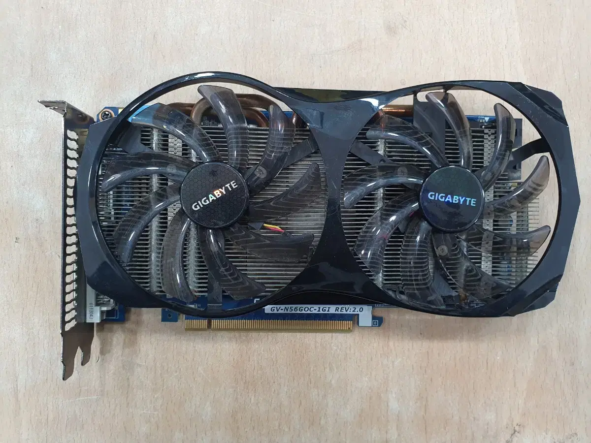 기가바이트 GTX 560 OC 1G 그래픽카드 팬소음